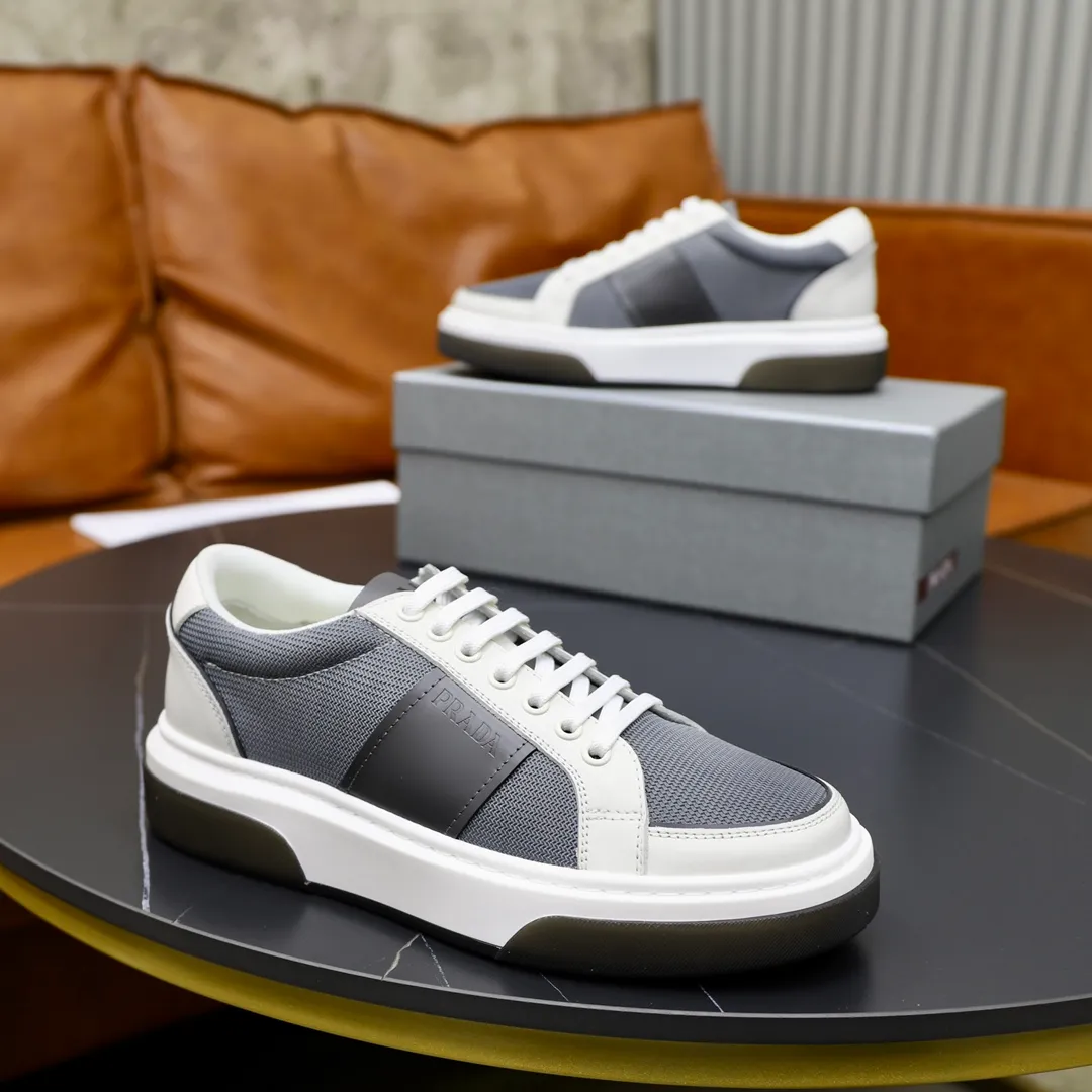 Ex-factory price: 680💰Top original order Brand: PRADA (Prada) Standard code: Men's size 38/44 (45 can be customized) Grade: Same as the official website Material: Original cowhide stitched with imported cloth, cowhide lining, original combination of two-color wear-resistant soft outsole Style category: casual sports version, young fashion, European and American trend, British style Color: actual picture color